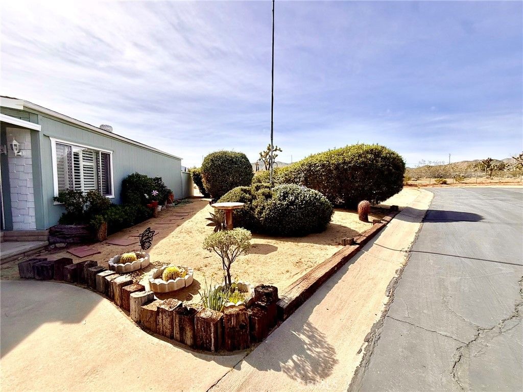Image 38 of property listing at 7501 Palm 100, Yucca Valley, CA 92284