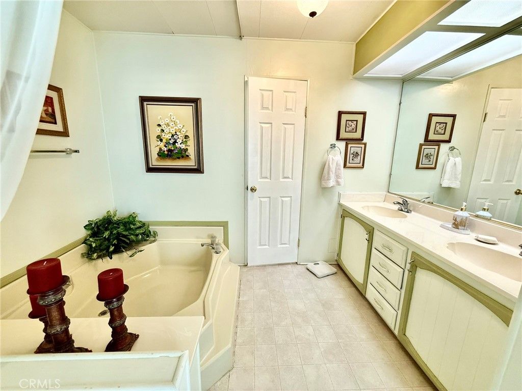 Image 52 of property listing at 7501 Palm 100, Yucca Valley, CA 92284