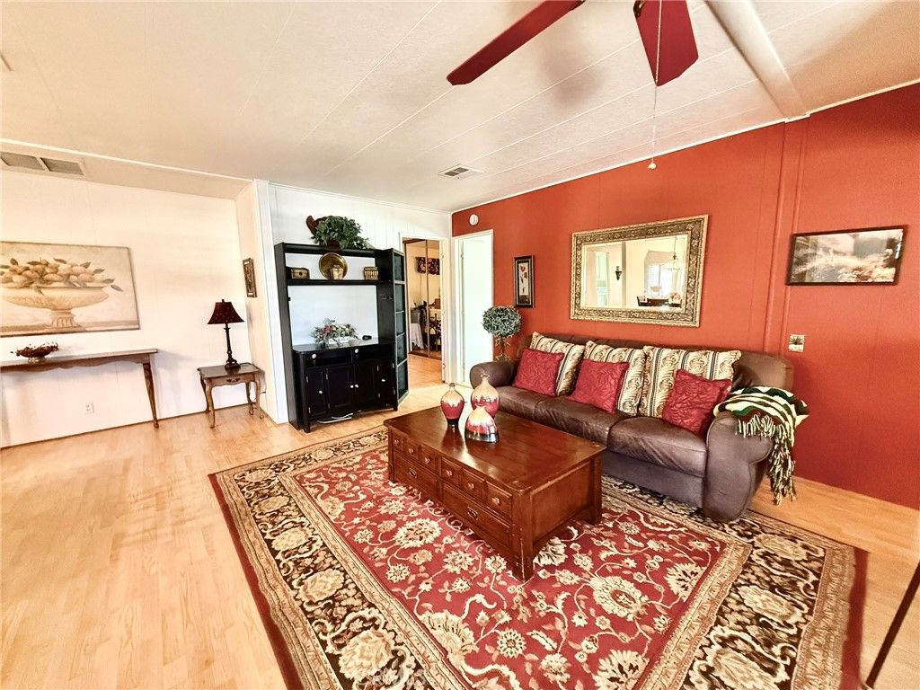 Image 55 of property listing at 7501 Palm 100, Yucca Valley, CA 92284