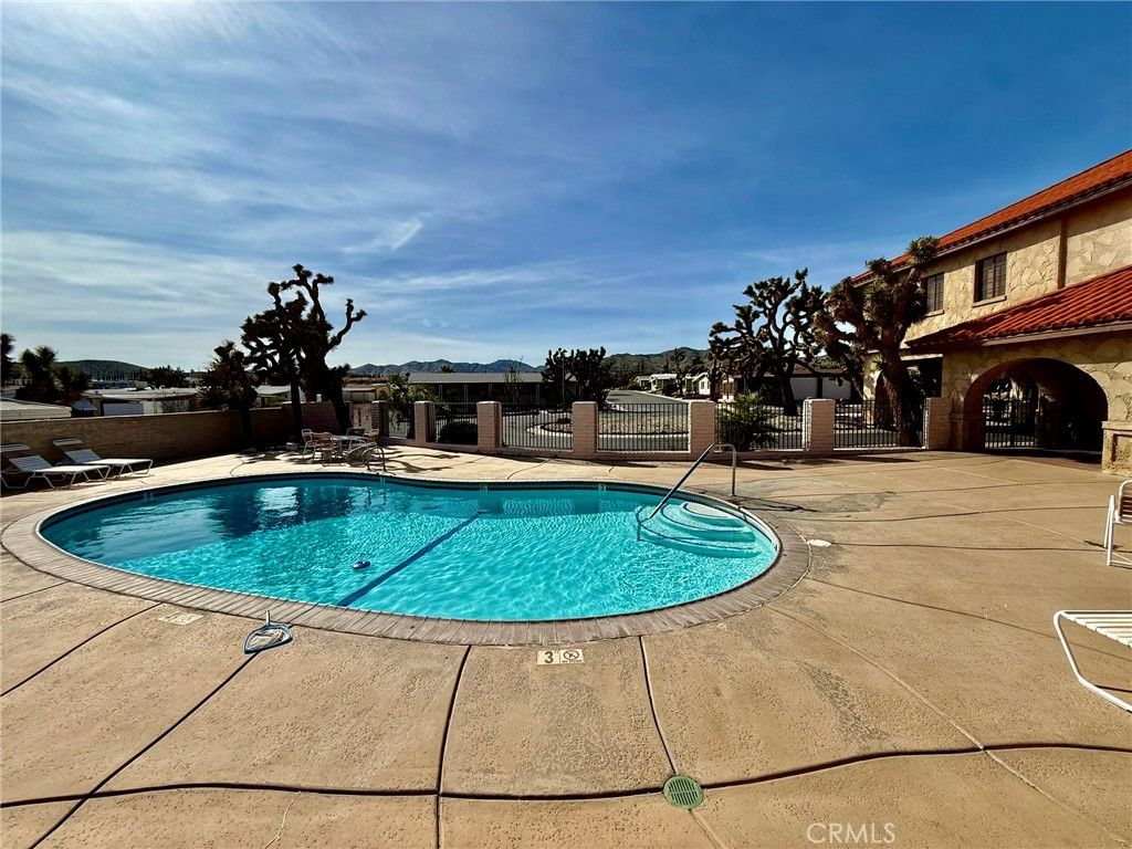 Image 63 of property listing at 7501 Palm 100, Yucca Valley, CA 92284