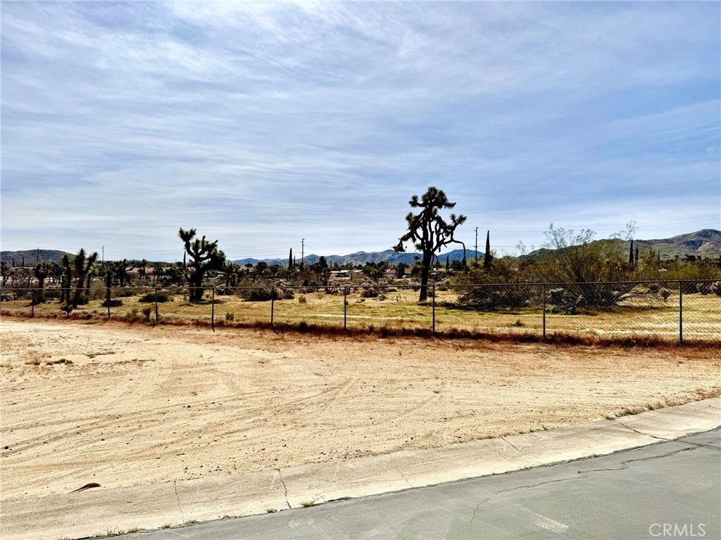 Image 66 of property listing at 7501 Palm 100, Yucca Valley, CA 92284