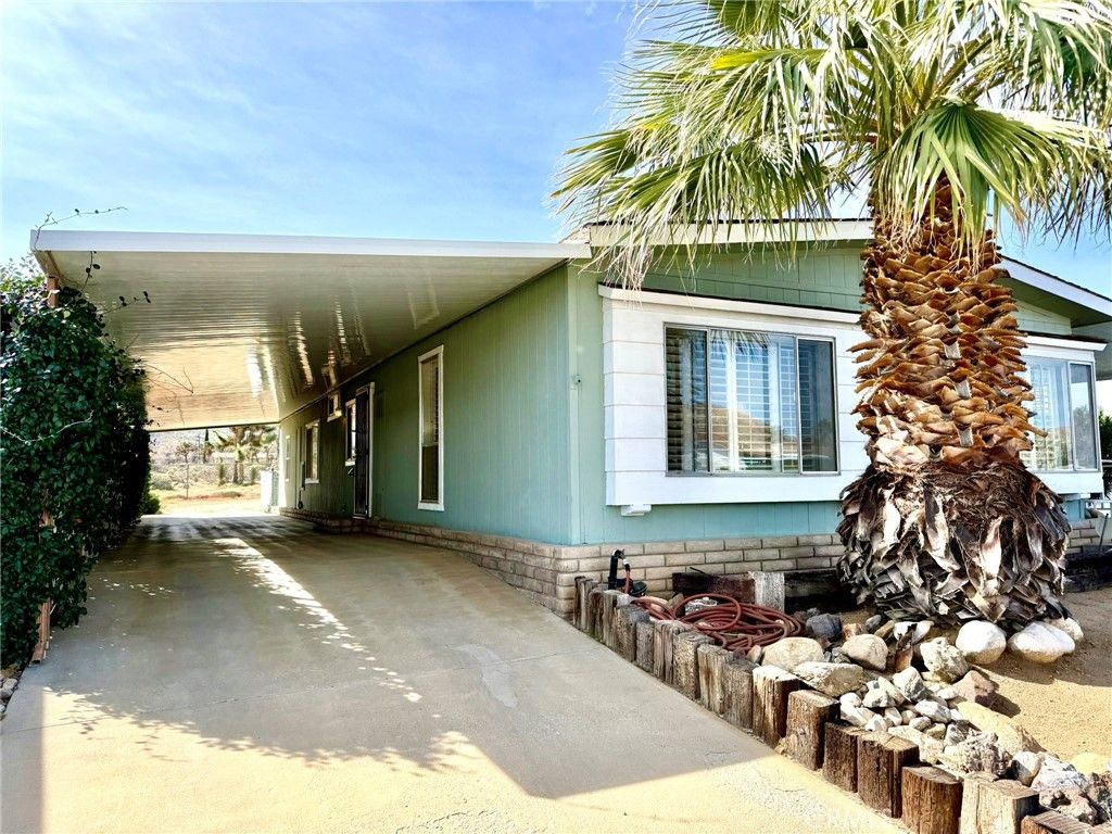 Image 70 of property listing at 7501 Palm 100, Yucca Valley, CA 92284