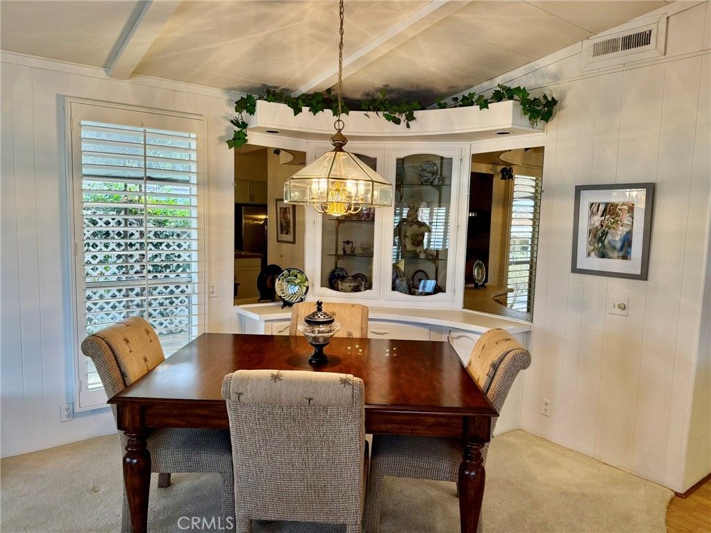 Image 8 of property listing at 7501 Palm 100, Yucca Valley, CA 92284