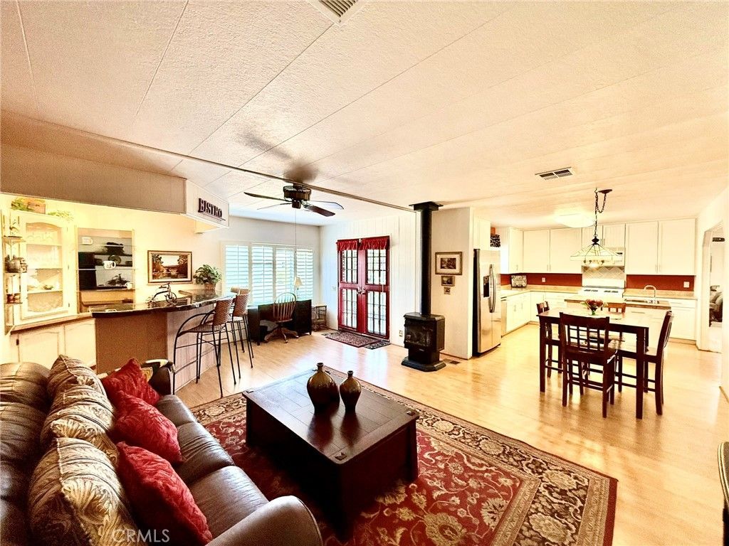 Image 9 of property listing at 7501 Palm 100, Yucca Valley, CA 92284