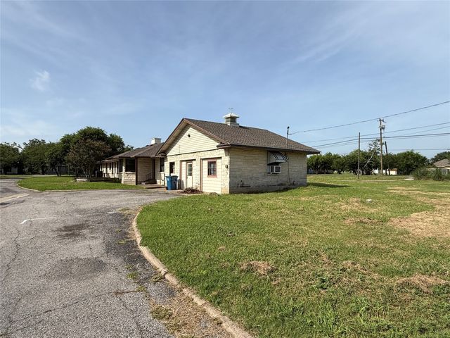 201 N Dallas Street, Palmer, TX 75152