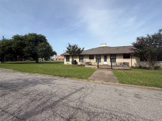 201 N Dallas Street, Palmer, TX 75152