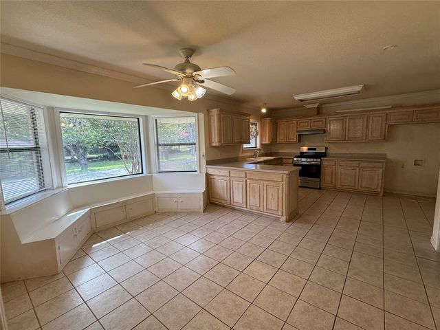 201 N Dallas Street, Palmer, TX 75152