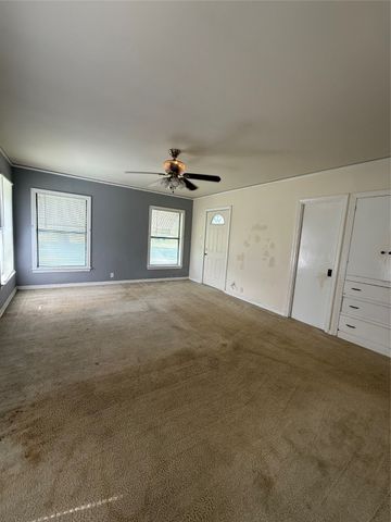 201 N Dallas Street, Palmer, TX 75152