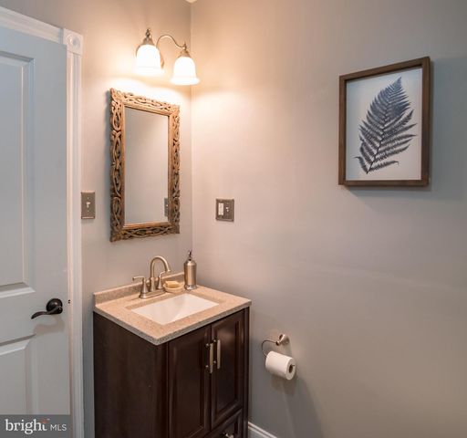 4914 CEDAR AVE, Philadelphia, PA 19143
