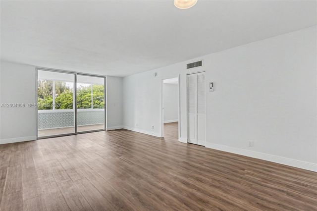 1402 NW 80th Ave 302, Margate, FL 33063