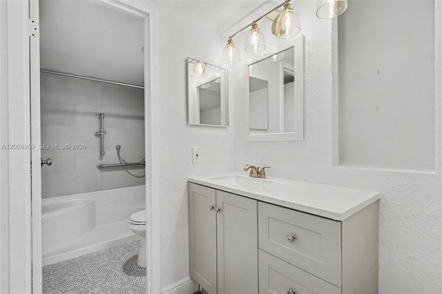 1402 NW 80th Ave 302, Margate, FL 33063