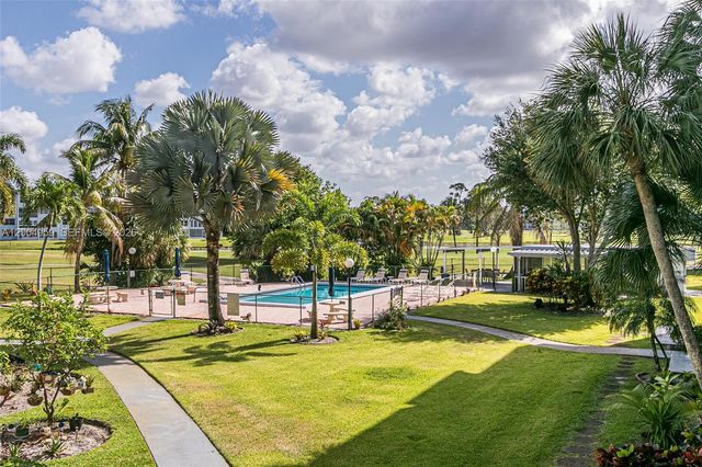 1402 NW 80th Ave 302, Margate, FL 33063