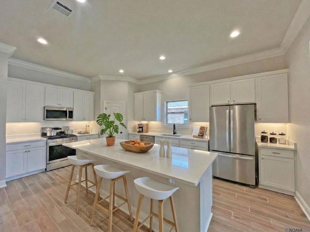 1232 Lakehaven Dr, Gonzales, LA 70737