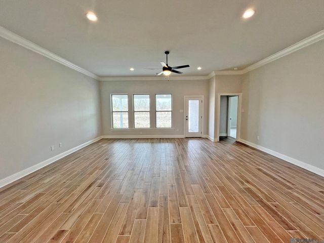 1232 Lakehaven Dr, Gonzales, LA 70737