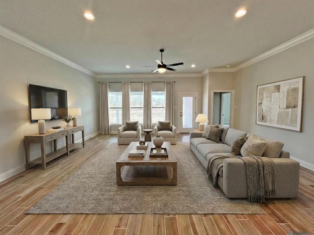 1232 Lakehaven Dr, Gonzales, LA 70737