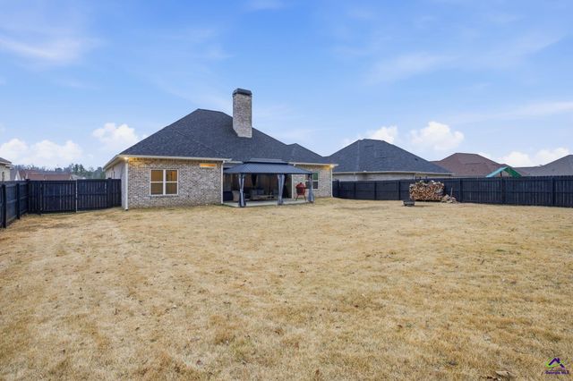 400 Rustic Live Oak Trail, Bonaire, GA 31005