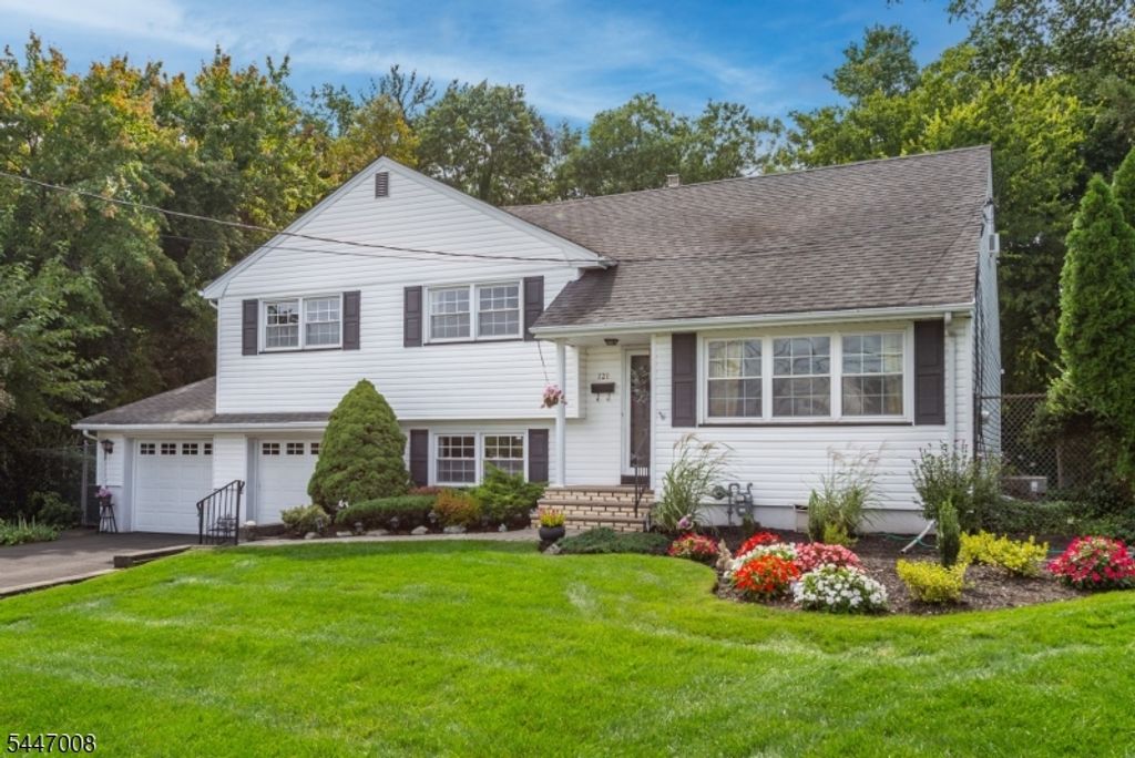 121 Bender Dr, Clifton City, NJ 07013 — exterior