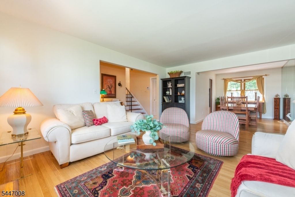 121 Bender Dr, Clifton City, NJ 07013 — photo 4