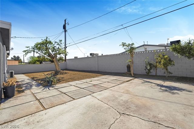 2008 Hassett Avenue, Las Vegas, NV 89104