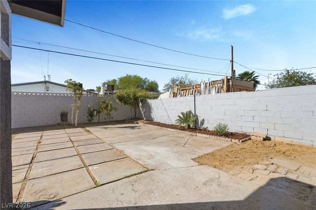 2008 Hassett Avenue, Las Vegas, NV 89104