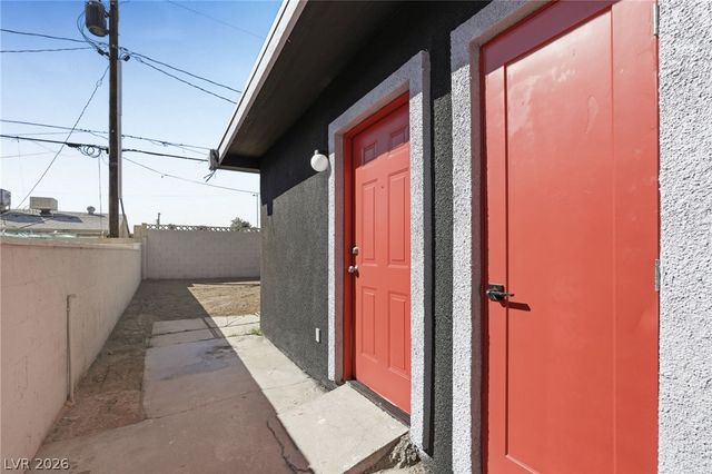 2008 Hassett Avenue, Las Vegas, NV 89104