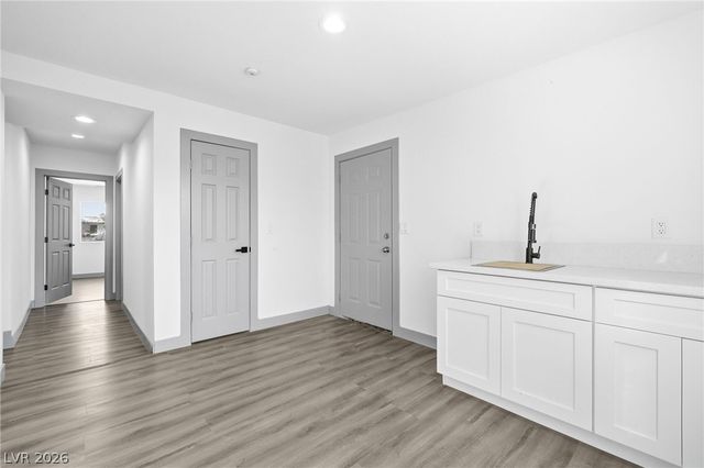 2008 Hassett Avenue, Las Vegas, NV 89104