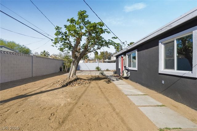 2008 Hassett Avenue, Las Vegas, NV 89104