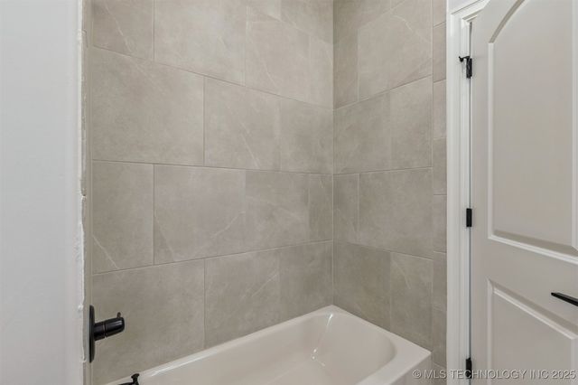 712 E 149th Street S, Glenpool, OK 74033