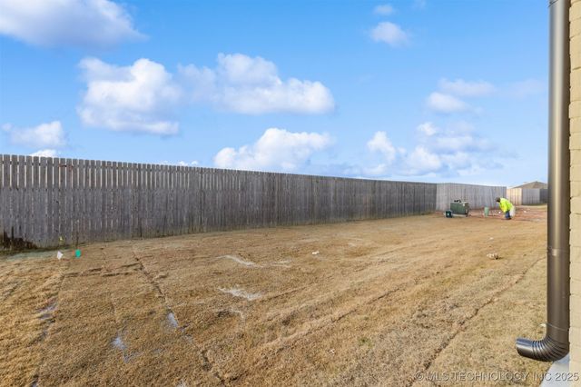 712 E 149th Street S, Glenpool, OK 74033