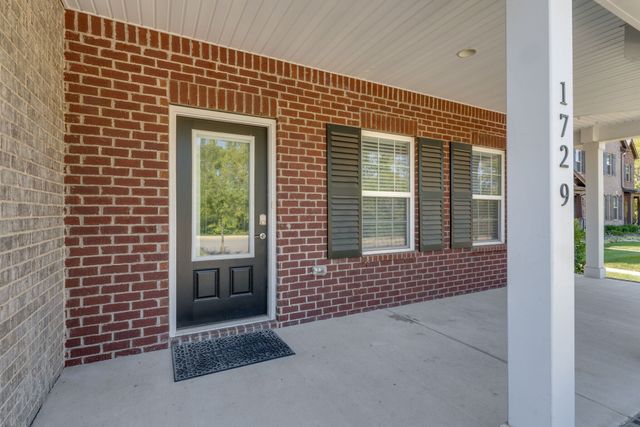 1729 Old Drakes Creek Rd, Hendersonville, TN 37075