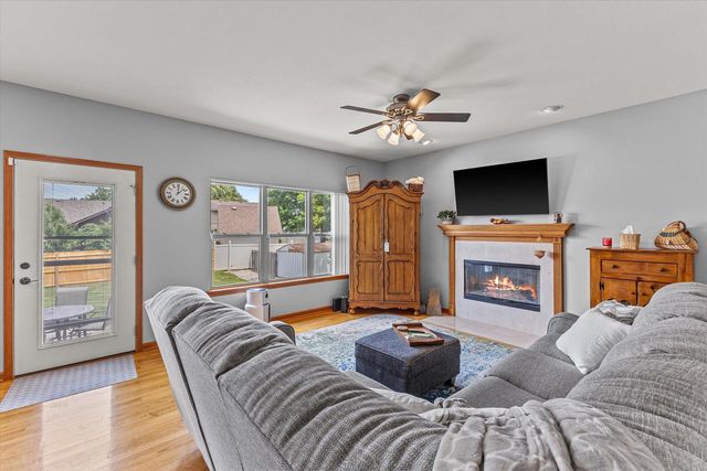 5736 84th STREET, Kenosha, WI 53142