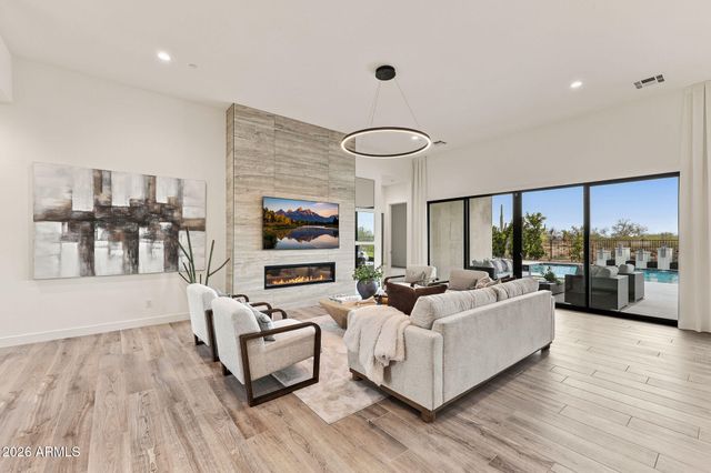 1708 E CREEK CANYON Road, Phoenix, AZ 85086