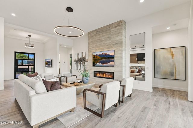 1708 E CREEK CANYON Road, Phoenix, AZ 85086