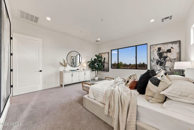 1708 E CREEK CANYON Road, Phoenix, AZ 85086