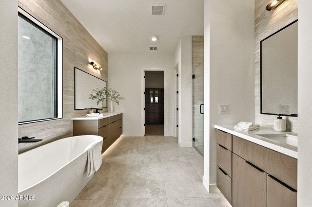 1708 E CREEK CANYON Road, Phoenix, AZ 85086