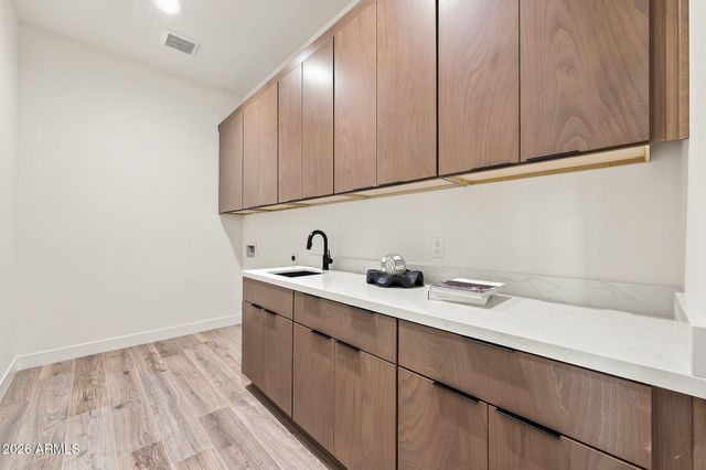 1708 E CREEK CANYON Road, Phoenix, AZ 85086