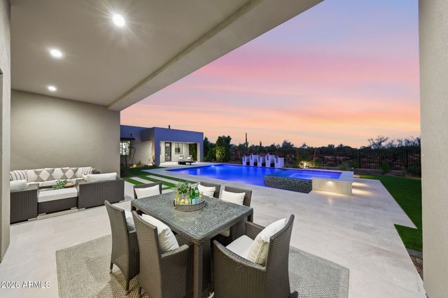 1708 E CREEK CANYON Road, Phoenix, AZ 85086