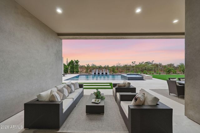1708 E CREEK CANYON Road, Phoenix, AZ 85086