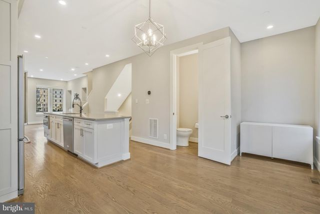 601 N HENRY ST, Alexandria, VA 22314
