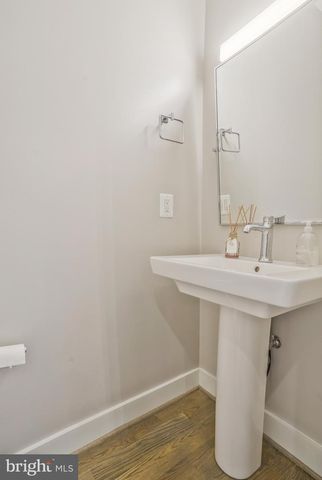 601 N HENRY ST, Alexandria, VA 22314