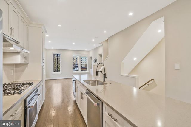 601 N HENRY ST, Alexandria, VA 22314