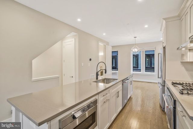 601 N HENRY ST, Alexandria, VA 22314