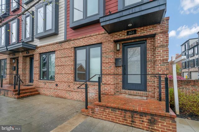 601 N HENRY ST, Alexandria, VA 22314