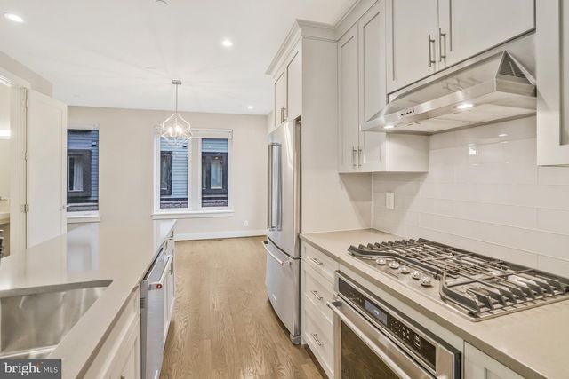 601 N HENRY ST, Alexandria, VA 22314