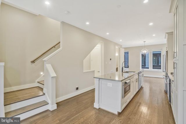 601 N HENRY ST, Alexandria, VA 22314