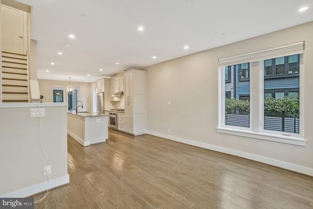 601 N HENRY ST, Alexandria, VA 22314