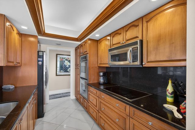 4100 N Ocean Drive 304, Riviera Beach, FL 33404