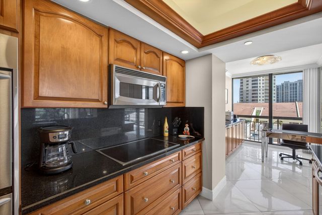 4100 N Ocean Drive 304, Riviera Beach, FL 33404