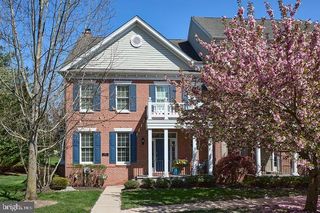 308 HART ALY #37, Newtown, PA 18940