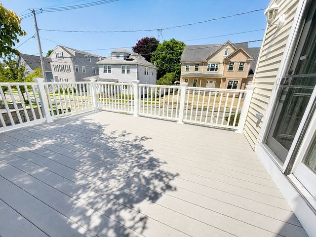 58 Oak St 58, Winchester, MA 01890